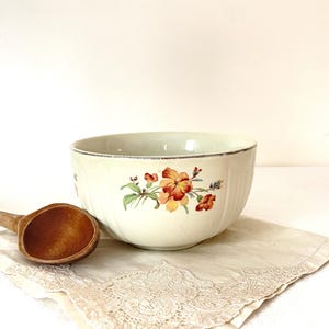 Vintage Hall Eureka Serenade Bowl: Orange Floral Kitchenware (6.25 in Diameter)