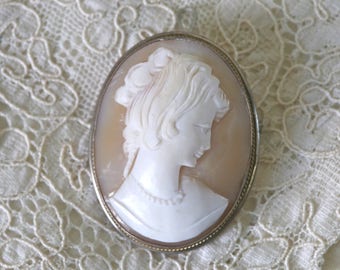 Broche vintage con camafeo de concha: joyería de plata de ley firmada