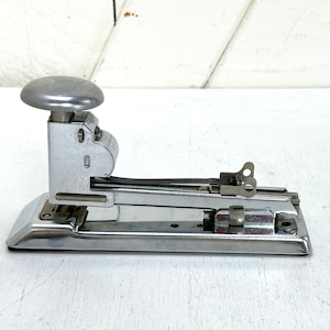 Ace Pilot Stapler model 402 | 1940 WWII Era Desktop Stapler |  ACE Fastener Corporation Stapler in great condition at Kate&#39;s Vintage Market