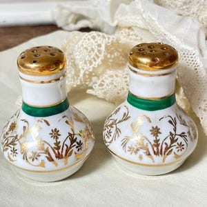 Vintage Ceramic Salt and Pepper Shakers: Czechoslovakia Floral Decor