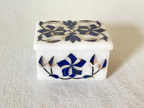 Marble jewelry box with inlaid Lapis Lazuli 2 x 1… - image 8