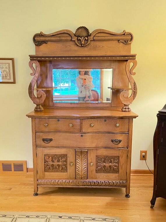Vintage buffet outlet with mirror