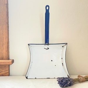 Blue and white enameled dust pan | Vintage dustpan | French enamel dust pan or shovel | Vintage blue and white receptacle pan