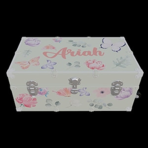Butterfly Floral Name Decal for Trunk, Personalized Camp Trunk Sticker, Girl Trunk Name Decor, Custom Trunk Label, Summer Camp Vinyl Decal