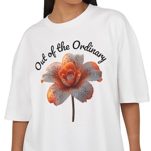 Maglietta unisex con motivo floreale / Maglietta grafica fuori dal comune, regalo per gli amanti della natura, abbigliamento casual, moda primaverile, unica [...]