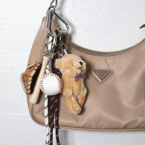 Bär Baseball Taschenanhänger Charms Schlüsselbund Zubehör für Geldbörse Handtasche