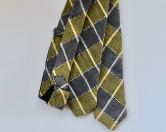 Vintage 1950s/1960s Black, White, and Yellow Plaid Bowtie!