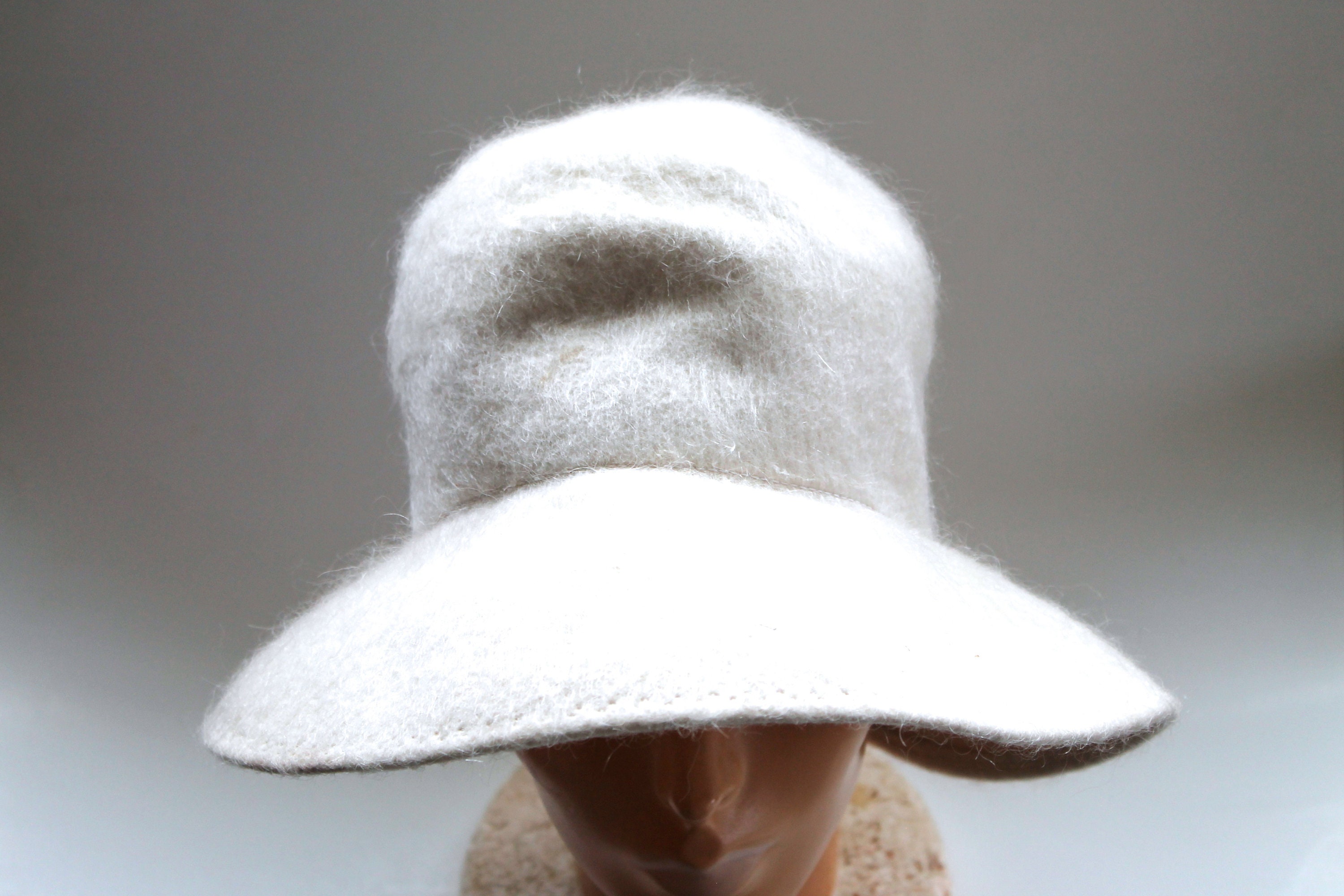 Vintage 1940s/1950s Womens Ivory Wool Hat by Dayne! - Etsy display picture 3
