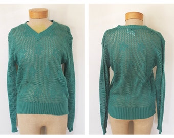 Vintage 1970s/1980s  Ladies/Womens Emerald Green V-Neck Pullover Sweater with Loose Fishnet Weave -  Size Large / Lightweight Sweater