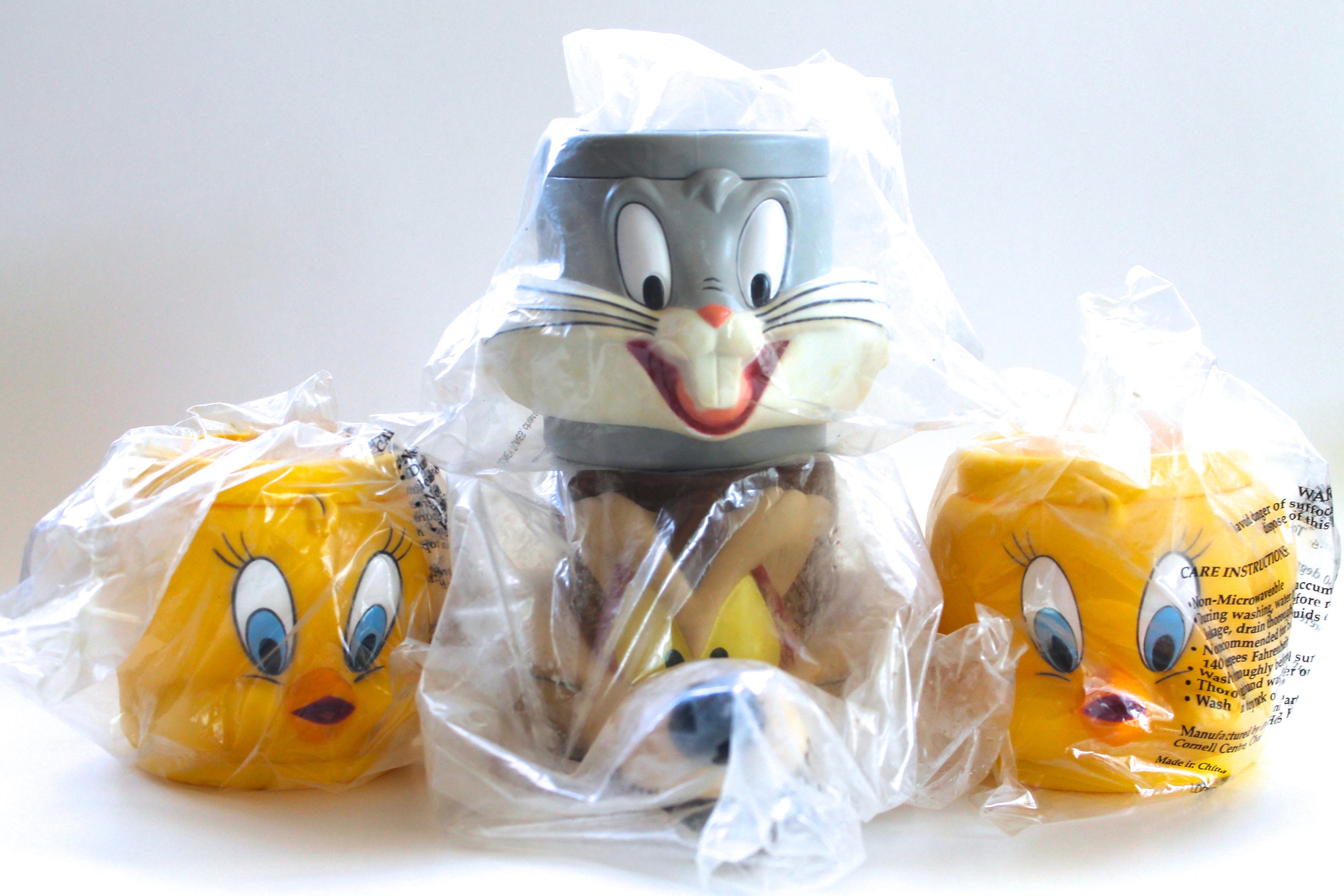 ルーニー・テューンズ Looney Tunes 90s 置き物 ヴィンテージ レア品 90s ビンテージ LOONEY TUNES カラス製 大皿 - メルカリ