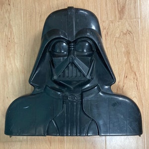 Vintage 1980&#39;s Star Wars The Empire Strikes Back Darth Vader Action Figure Case!