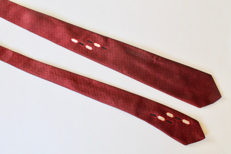 Vintage 1950s1960s Slim Mens Silk Necktie Red Abstract Woven Design MoleculeDNA
