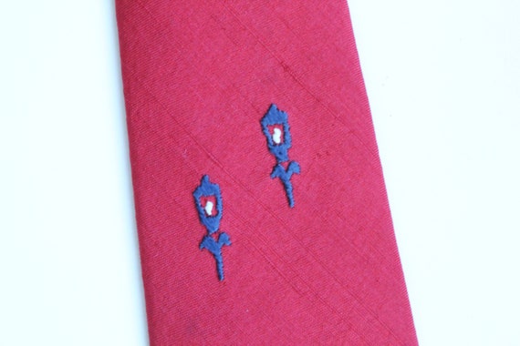 Vintage 1950's Red Mens Necktie Embroidered with … - image 3