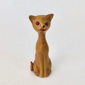 Vintage 1940&#39;s Arcade Prize Cat Figurine with Rhinestone Eyes!