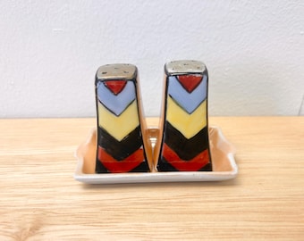 Vintage 1940's Geometric Pattern Salt and Pepper Shaker Set!