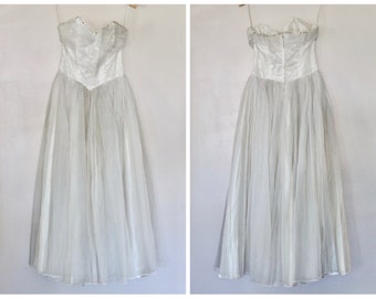 Vintage 1950s Tea Length Strapless White Wedding Dress/Bridal Gown or Prom Dress with Beaded Bodice and Chiffon Overskirt - Size Extra Small