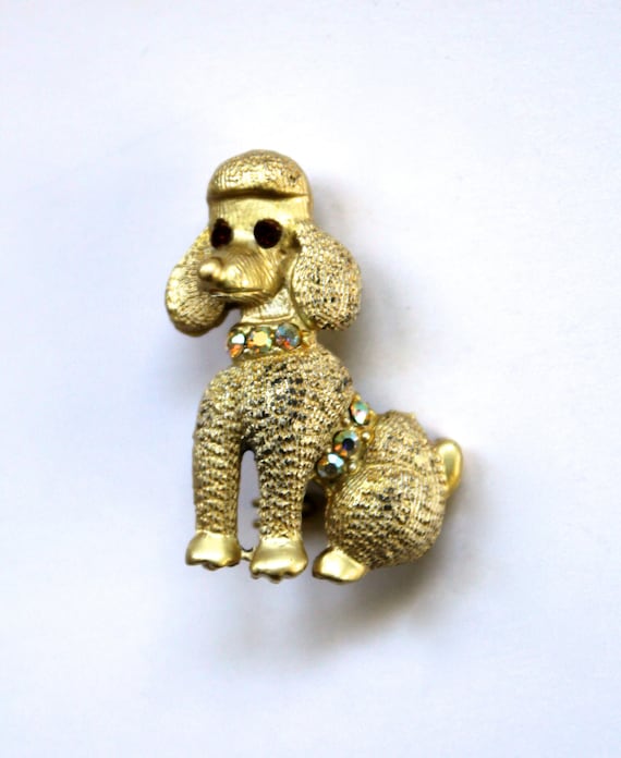 Vintage 1950s/1960s Gold Tone Poodle Pin/Brooch wi