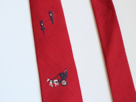 Vintage 1950's Red Mens Necktie Embroidered with … - image 2