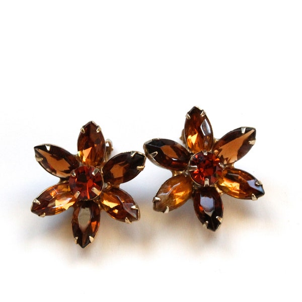 Vintage 1960's Pair of Costume Jewelry Rhinestone Flower Earrings!