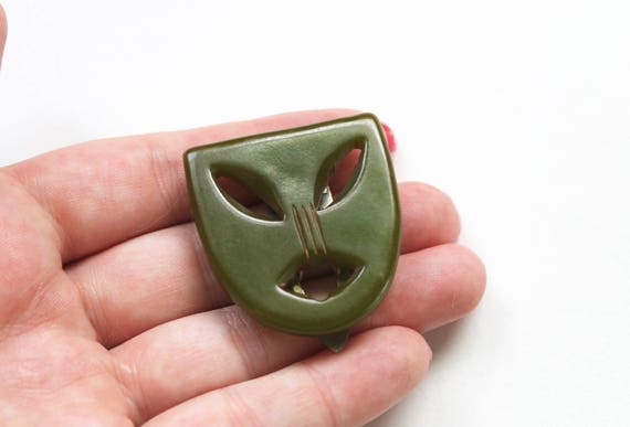1940s/1950s Modernist Green Carved Bakelite Mask/… - image 4