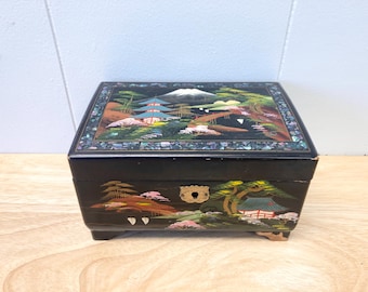 Vintage 1950’s-60’s Asian Lacquered Shell Inlay Music Box! Cool look!