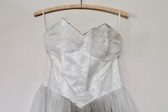 Vintage 1950s Tea Length Strapless White Wedding … - image 2