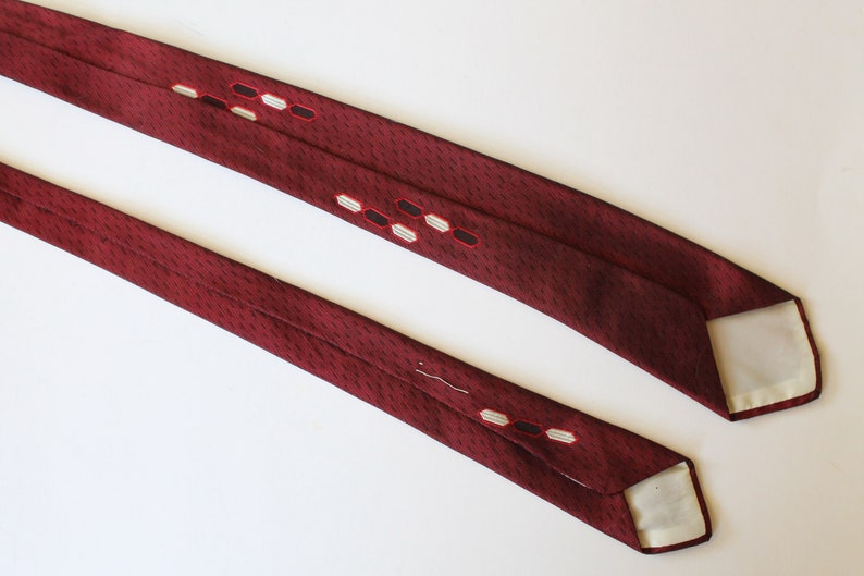 Vintage 1950s1960s Slim Mens Silk Necktie Red Abstract Woven Design MoleculeDNA