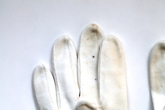 Vintage 1950s White Ladies Formal Gloves! - image 3