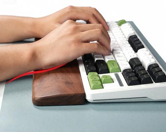 Personalized Walnut Keyboard Wrist Rest – Handmade Wooden Wrist Pad for Mechanical Keyboard, Custom Gift for Him, Christmas Gift