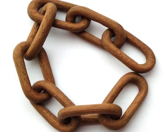 Vintage carved chain in wood