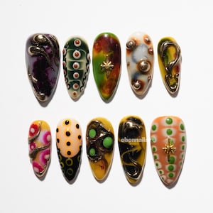 Retro Press On Nails, Psychedelische Nagelkunst, 70er Jahre Wirbelnägel, Abstrakte Punktnägel, Trippy 3D Nägel, Funky Artistic Press Ons