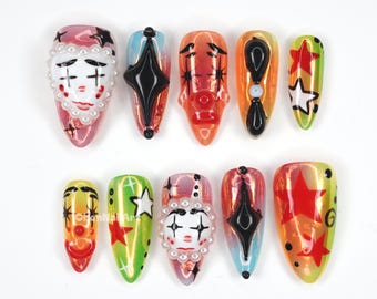 Uñas postizas con diseño de payaso de circo, uñas de payaso coloridas, diseño de uñas con estrellas llamativas, puntas estilo arlequín, uñas de circo kawaii XS0O6