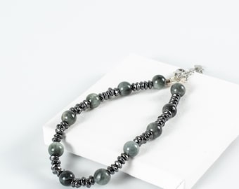Cat Eye Bracelet | Hematite Star Charm | Rhodium-Plated | Witchy Zodiac Celestial Gift