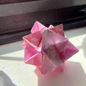 Japanese Modular Origami Ball – Handmade Pink Paper Sculpture with Floral Paper – Home Decor Gift