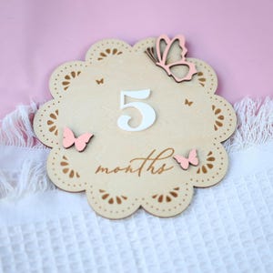 Baby Milestone | Baby Milestone | Wooden daisy Flower Milestone Disc | Monthly Baby Milestone Marker | Baby Growth | Baby Photo Prop.