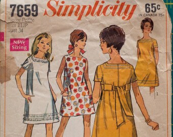 Simplicity 7659.  Junior petites' Jiffy dress pattern in two lengths.  Size 11, bust 34"