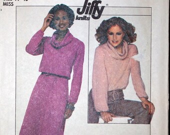 Simplicity 8162 Misses' Jiffy knit pullover top and skirt pattern size 14/16, bust 36/38"