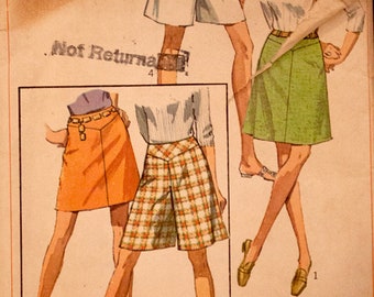 Simplicity 7687, Misses' skirt or pantskirt pattern in two lengths.  Waist 25.5"