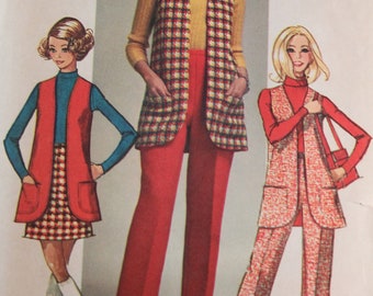 Vintage 1970s womens pattern-- Simplicity vest, mini-skirt, and pants size 12