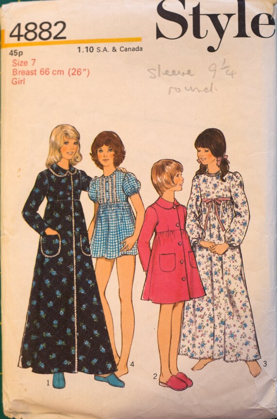 Style 4882, Girls' dressing gown and nightdress pattern in 2 lengths and  panties. Size 7, chest 26"