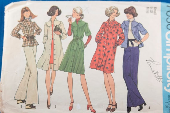 Vintage 1970s Womens Pattern -- Simplicity Dress or Top Size 8-10