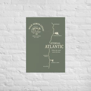 Póster de la Costa Norte de Irlanda: Impresión monocromática de la Ruta Salvaje del Atlántico, arte del Castillo de Dunluce y la Costa de la Calzada, decoración de pared de la costa irlandesa