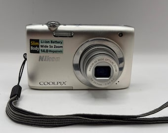 Fujifilm Finepix Z5 CCD Digital Camera Y2K Retro Compact With