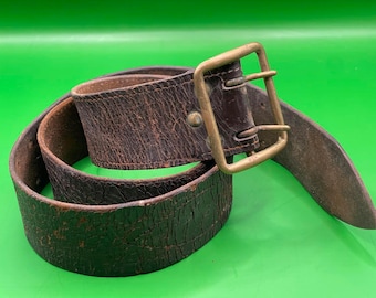 Cinturón de cuero vintage para hombre / URSS / Hebilla de bronce / Cuero genuino / Resistente y con carácter