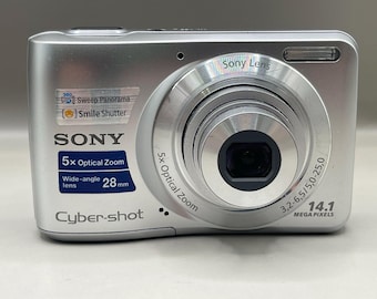 Câmera digital vintage Sony Cyber-shot DSC-S5000, câmera compacta de 14MP, estabilização SteadyShot, funcionando, câmera fotográfica retrô.