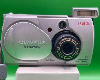 ヴィンテージ オリンパス カメディア C-220 ズーム デジタルカメラ – 動作良好、2000年代初頭のレトロデジタルカメラ