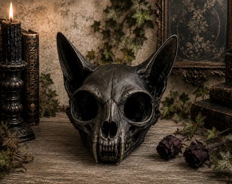Gothic Katzenschädel Dekor | Feline Ornament | Dark Academia Regal Dekor | Okkulte Wohndekoration