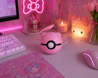 Mew Pokeball Sammlerstück | Pokémon inspirierte Ausstellungsstück | Gamer Schreibtisch Dekor | Anime Geschenk für Fans