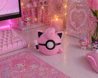 Pummeluff Pokeball Sammlerstück | Pokémon inspirierte Ausstellungsstück | Gamer Schreibtisch Dekor | Anime Geschenk für Fans