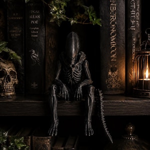 Adorno de estantería alienígena – Decoración de terror inspirada en el xenomorfo – Adorno de estantería de ciencia ficción